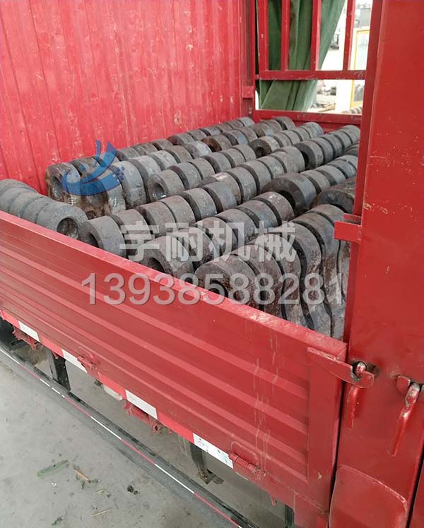 高鉻合金錘頭發(fā)貨現(xiàn)場(chǎng)